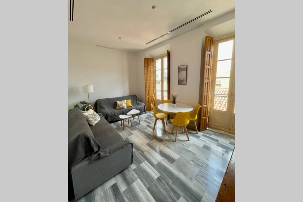 Picasso'S Birth House Charming Apartment Малага Екстериор снимка